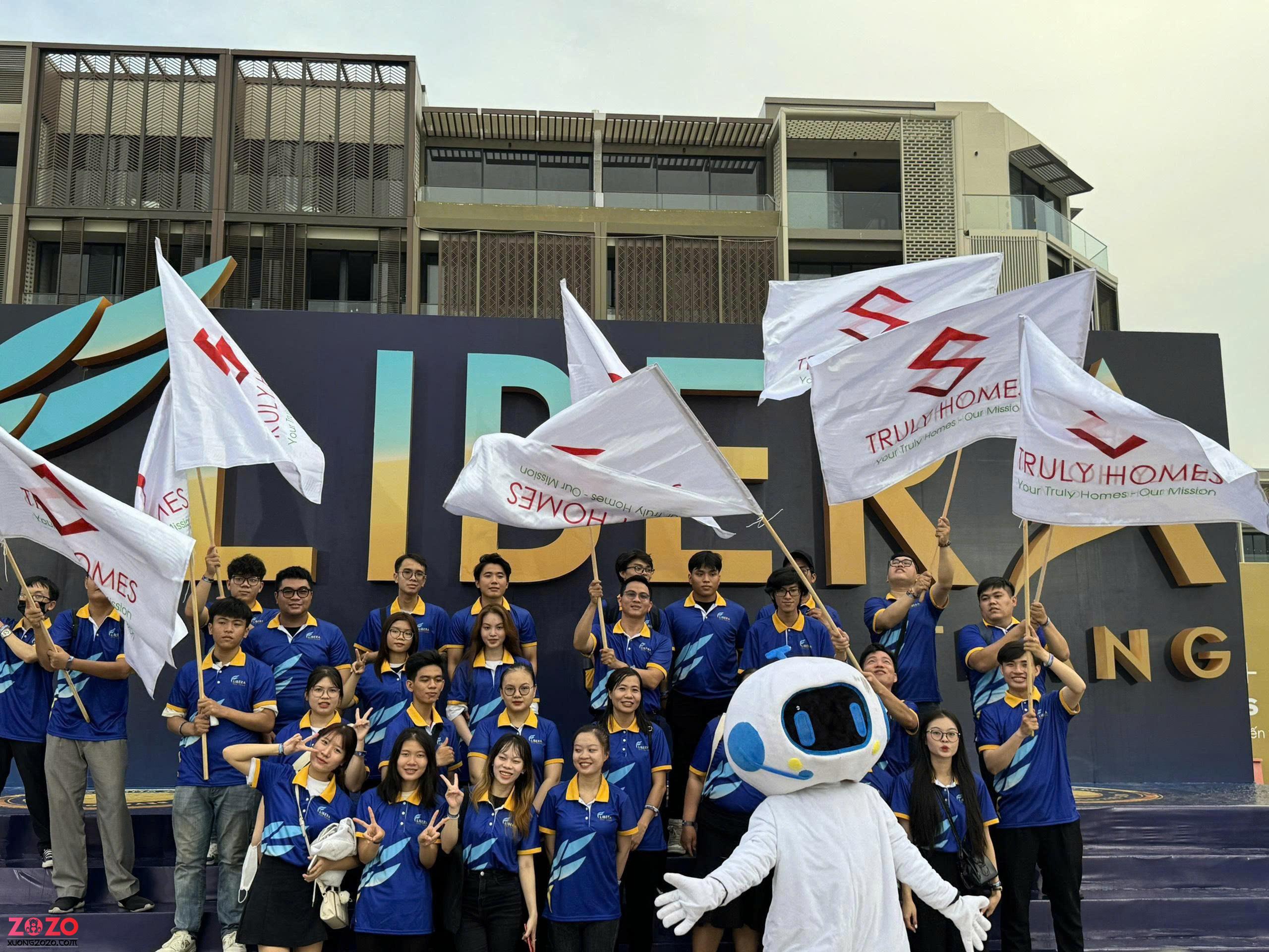 In Cờ Vải Theo Yêu Cầu – Giải Pháp In Ấn Chuẩn Màu Tại Xưởng ZoZo 2 z7343156427783 e75640684c785dc23928970f58528781