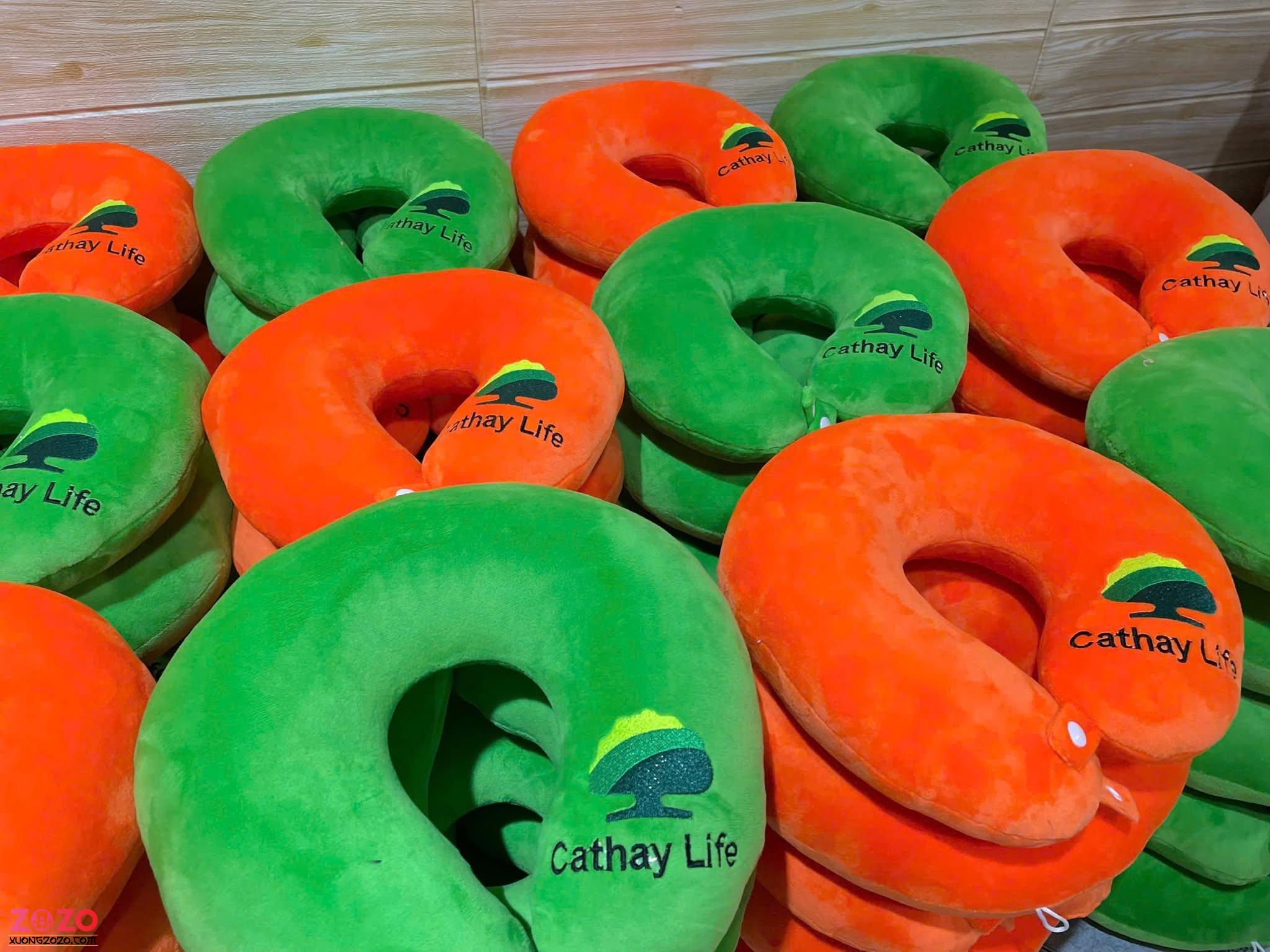 Đặt may gối cổ in thêu logo theo yêu cầu giá tận xưởng